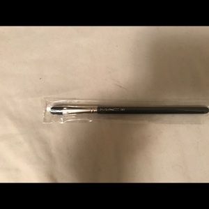 MAC brush