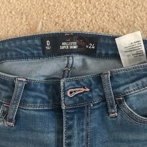 Hollister Distressed Super Skinny Jeans!