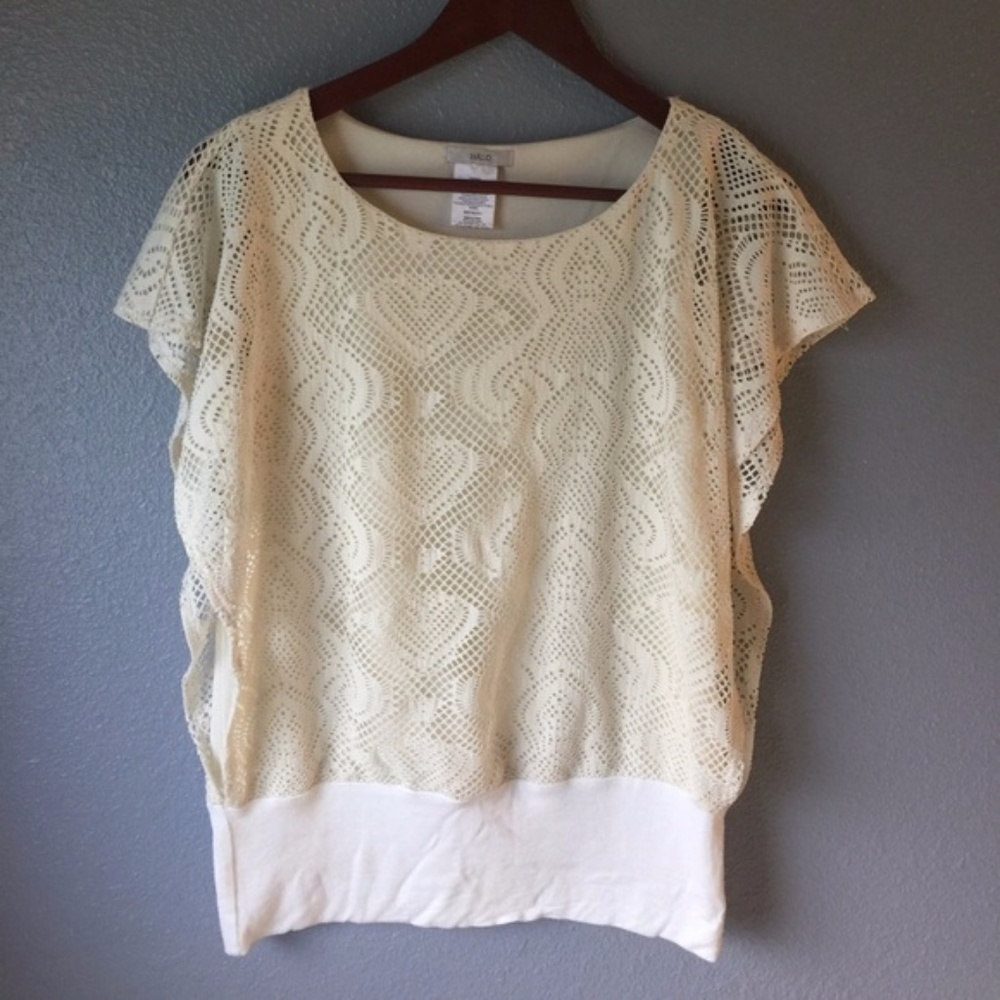 📸 Detailed cream dolman style shirt!!