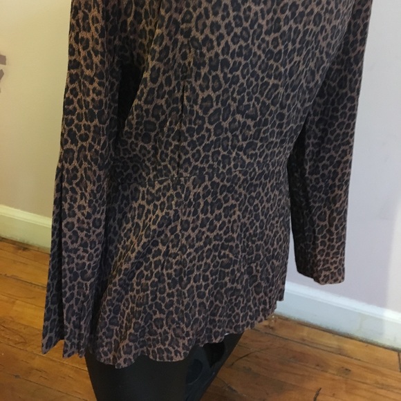 SOLD! * VINTAGE * Leopard Print Blazer - Picture 4 of 4