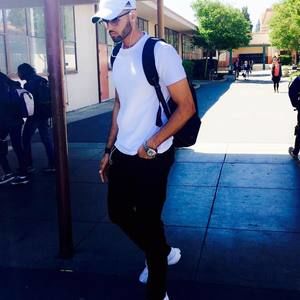 Meet your Posher, Saim