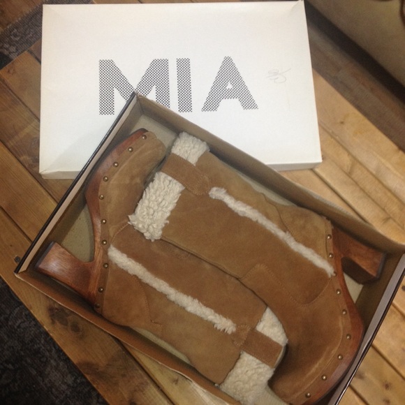MIA tan suede Collette boots - Picture 3 of 8