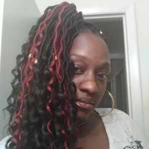 Meet your Posher, Ebony