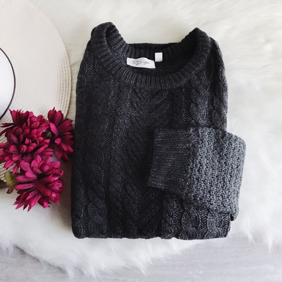 RD Style Sweaters - rd style • gray curved hem soft sweater