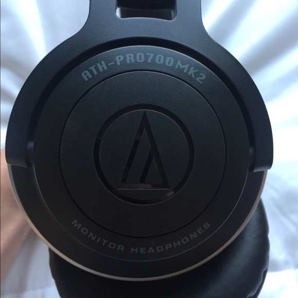 AUDIO TECHNICA HEADPHONES ATH-PRO700MK2 - Picture 4 of 5
