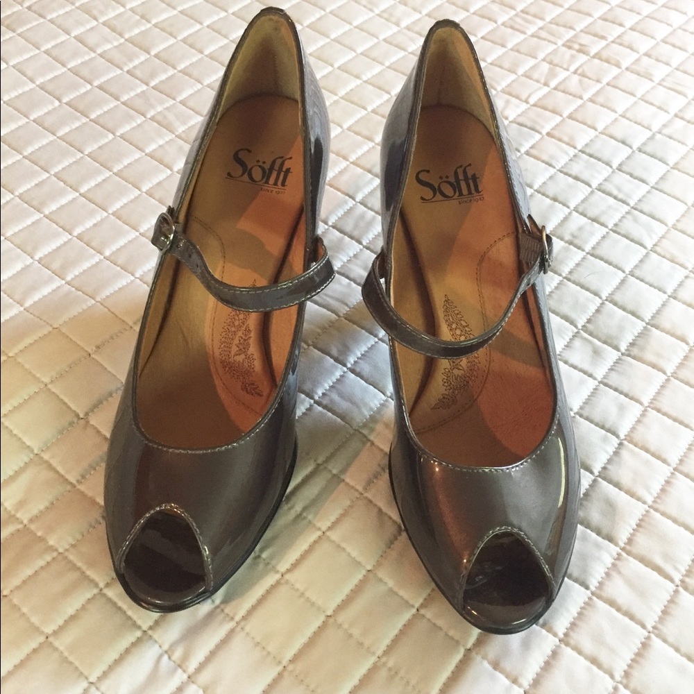 Sofft shoes in brown patent leather