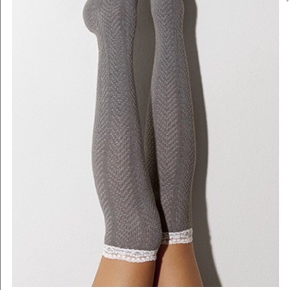 Just perfect Peony & Moss over the knee socks! 💖