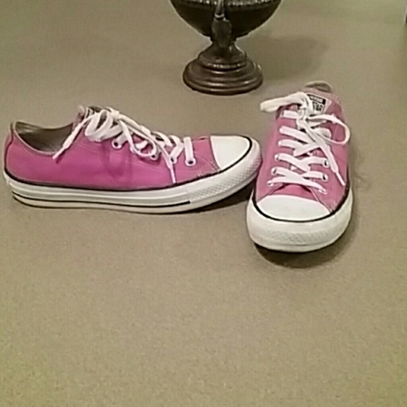 Pink Chuck Taylor converse shoes - Picture 3 of 4