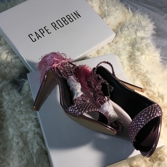 Tassle Pink Heels 👠 - Picture 4 of 8