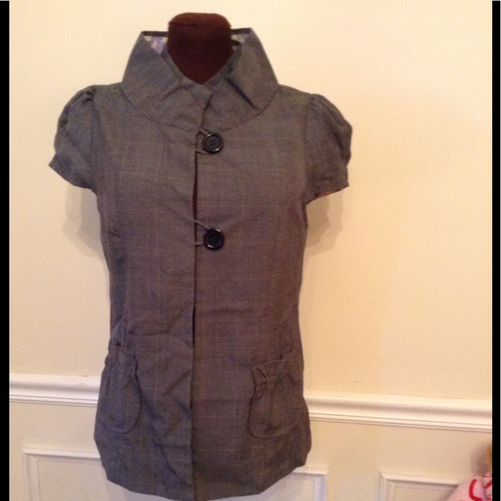 Short sleeve jacket