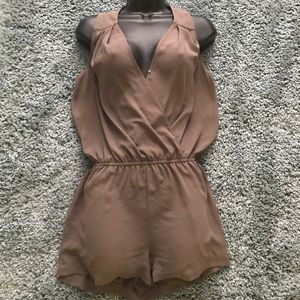 Bcbg shorts romper size 0 taupe worn once