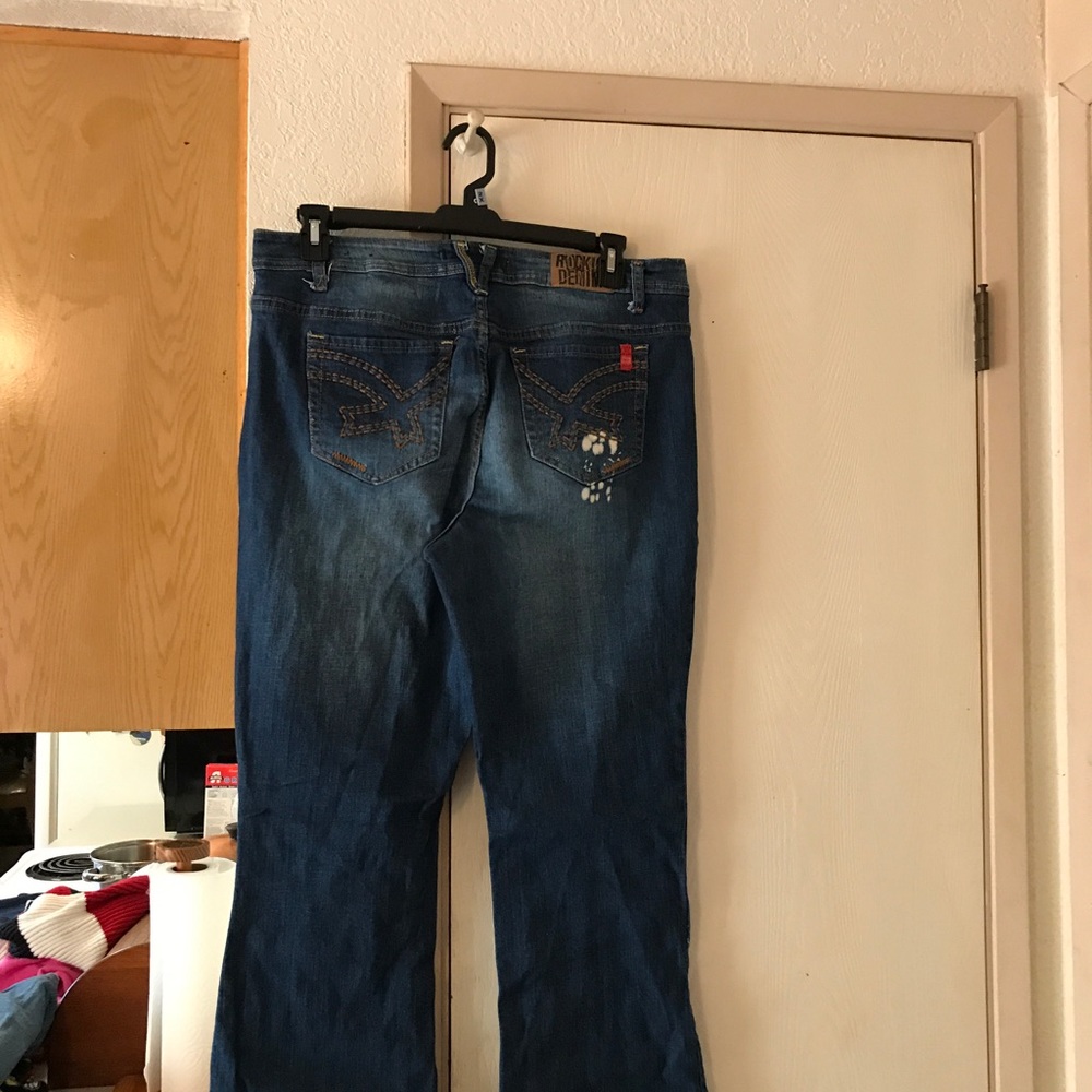 Jeans - Picture 2 of 4