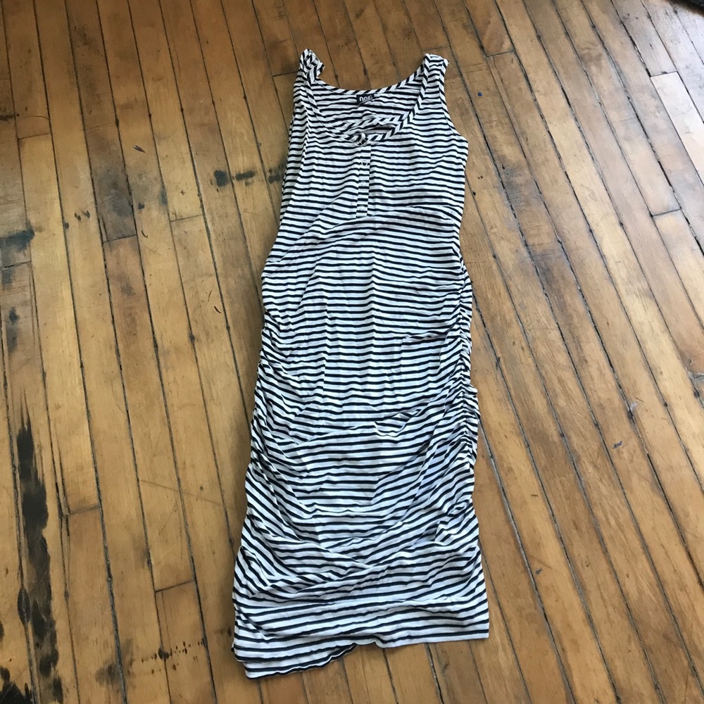 NOM maternity nursing dress size L