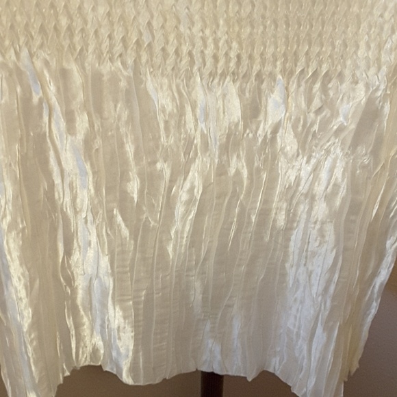 Top - Picture 3 of 4