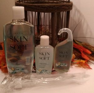 Avon Skin So Soft Bath Set