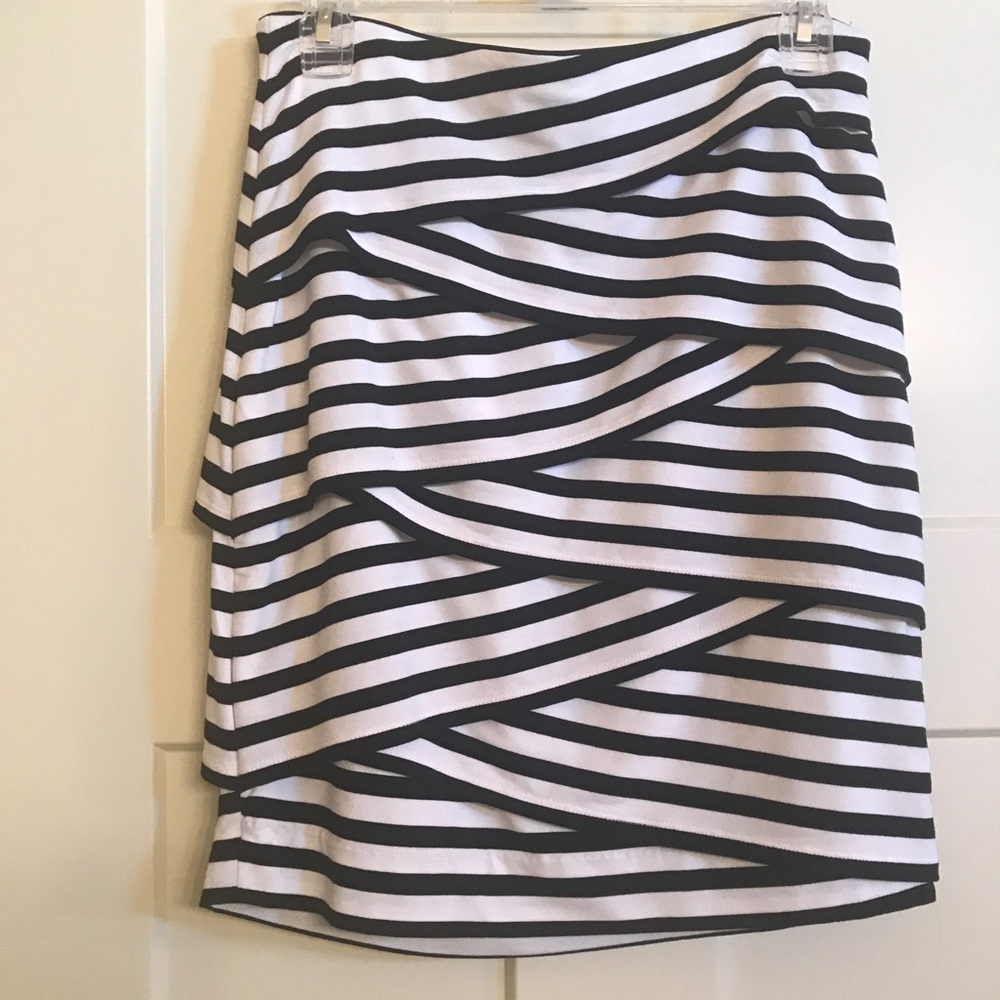 White House Black Market skirt size 4