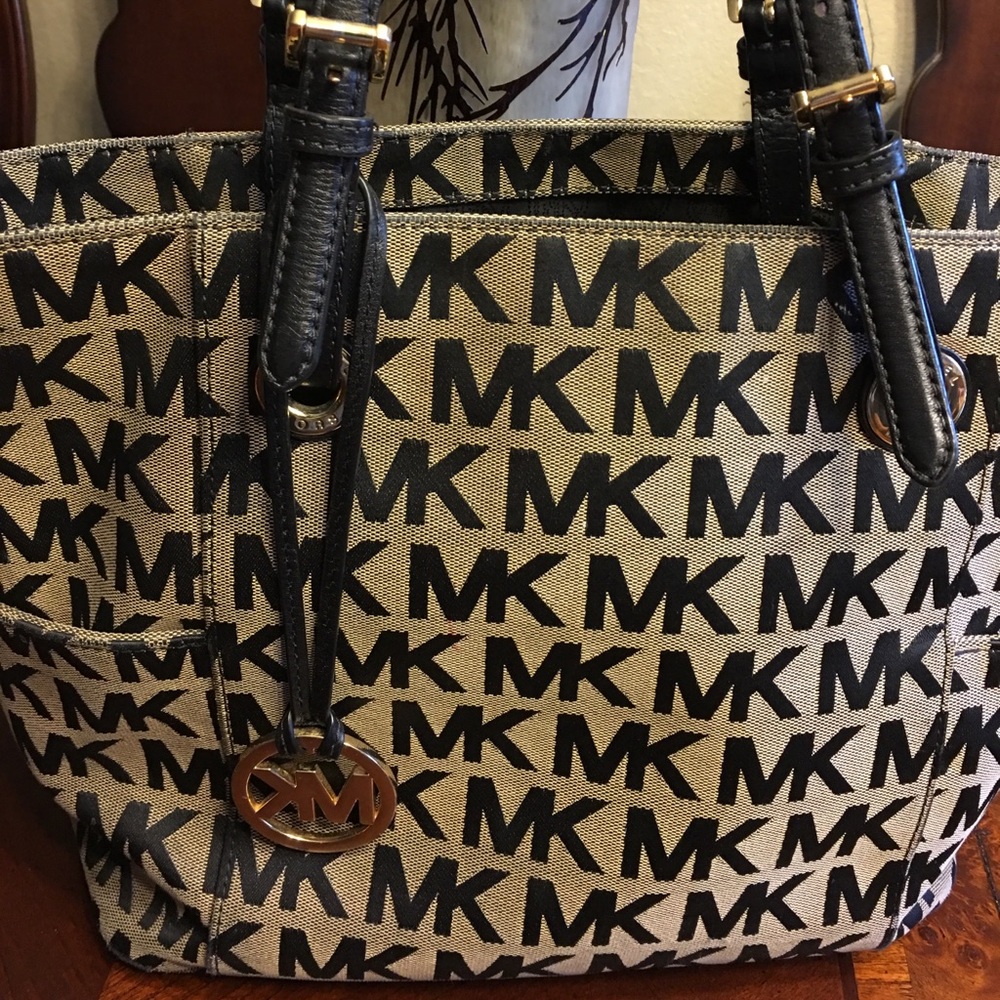 Michael Kors Jet Set Logo Tote Very Good Condition