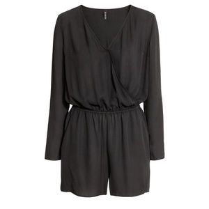 H&M black 3/4 sleeve v-neck romper jumpsuit