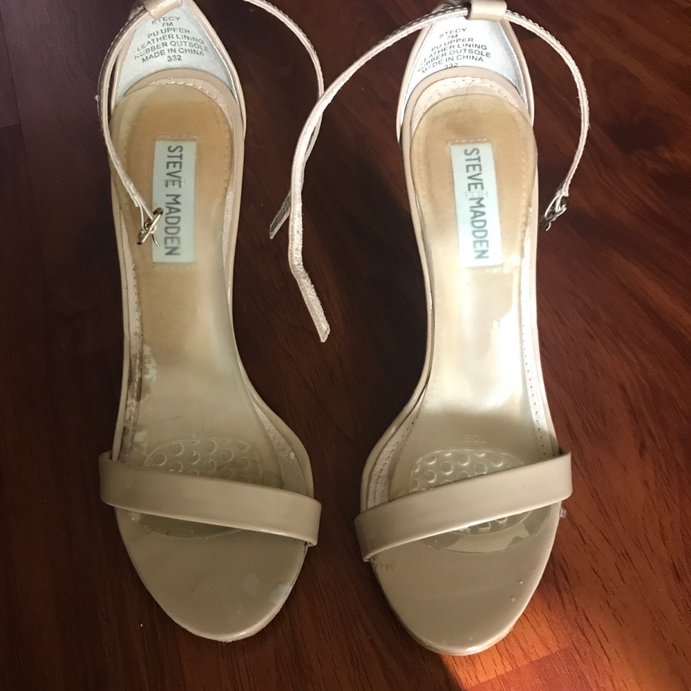 Steve Madden nude pumps