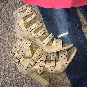 Vici collection Nailah taupe size 9 heels