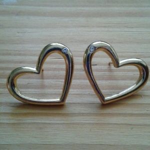 SALE! Vintage gold tone heart earrings