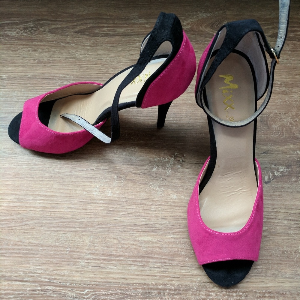 NEW Heels