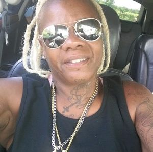 Meet your Posher, Alterida