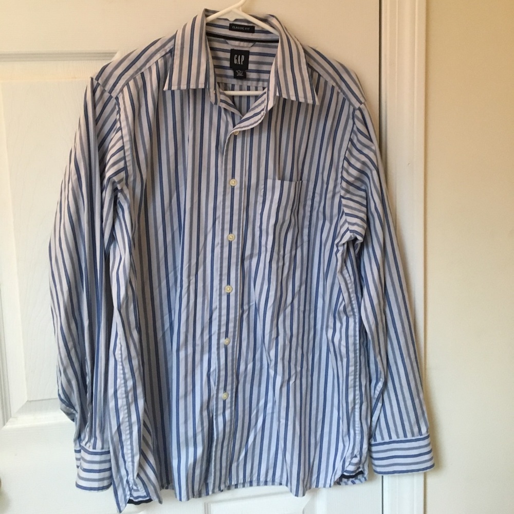 Gap button down shirt