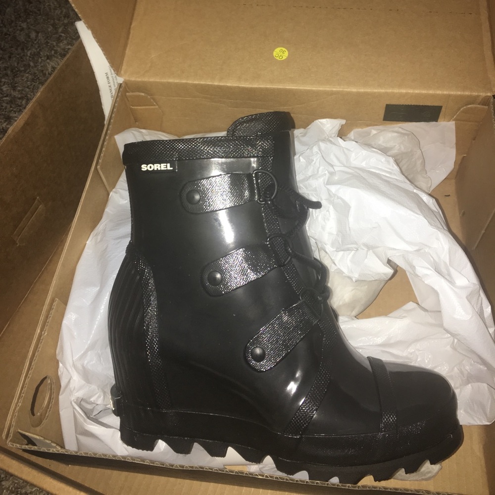 Sorel rain boots  I ❤️