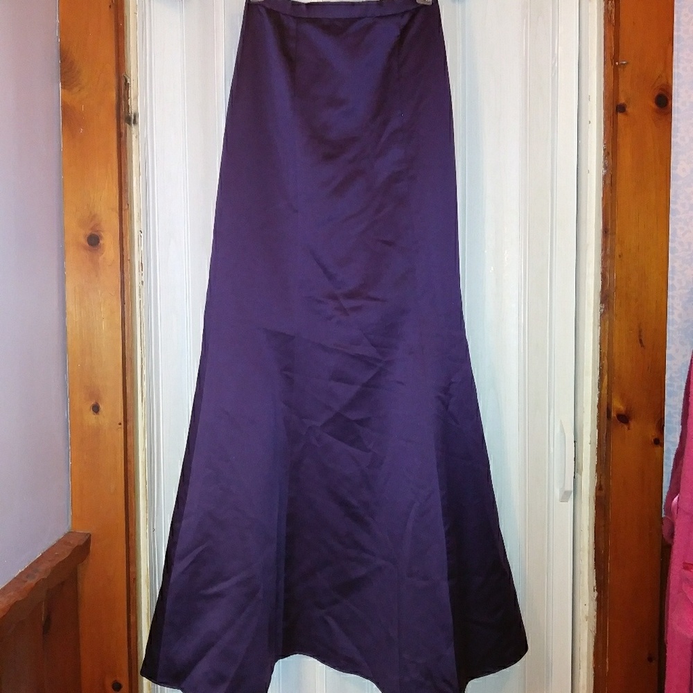 Size 2 Purple mermaid/trumpet skirt