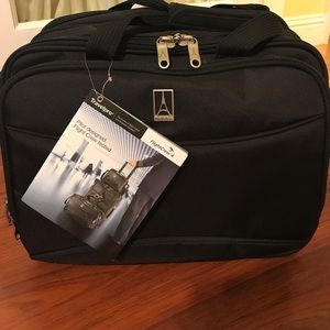travelpro flight crew 5 tote