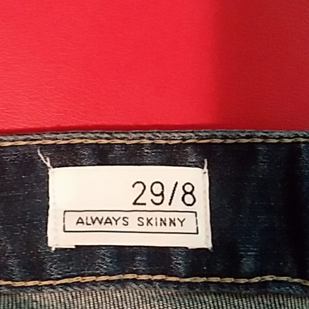 Gap - Picture 3 of 4