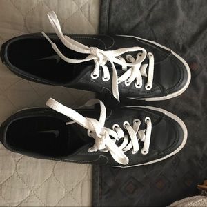 Nike black leather shoes