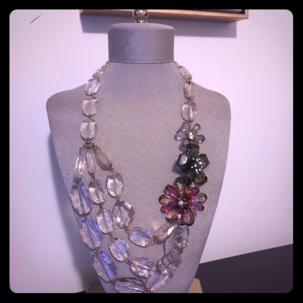 ❌SOLD LOCALLY ❌ Floral statement necklace