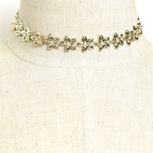 FLOWER CHOKER