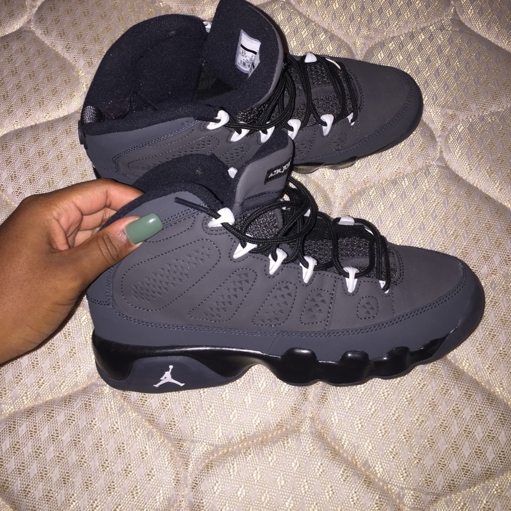 Anthracite Jordan 9s