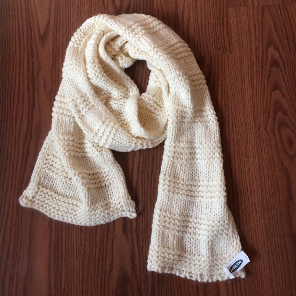 NWT Old Navy thick winter scarf
