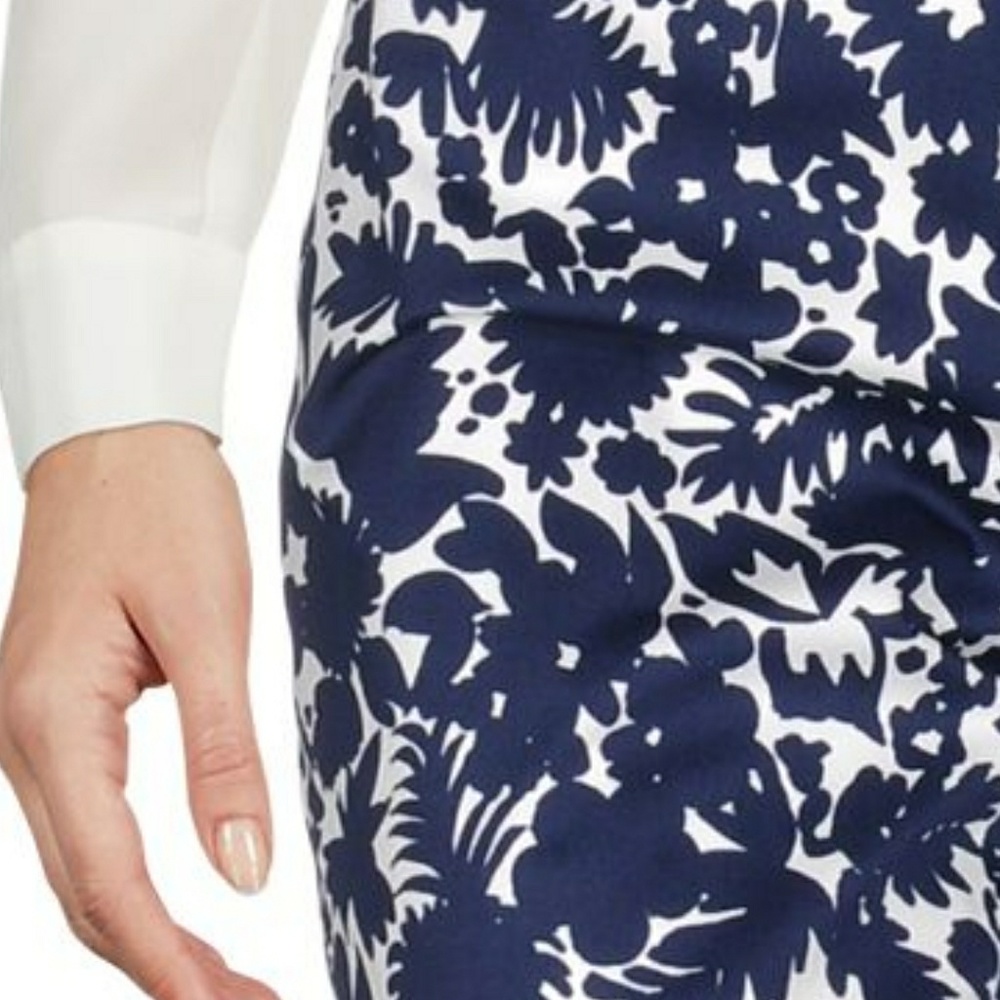 Prada navy floral print crop trousers~ New!