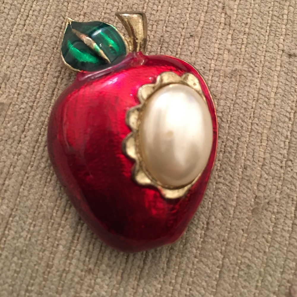 Glossy round apple brooch. Vintage 1980s snow white’s apple?