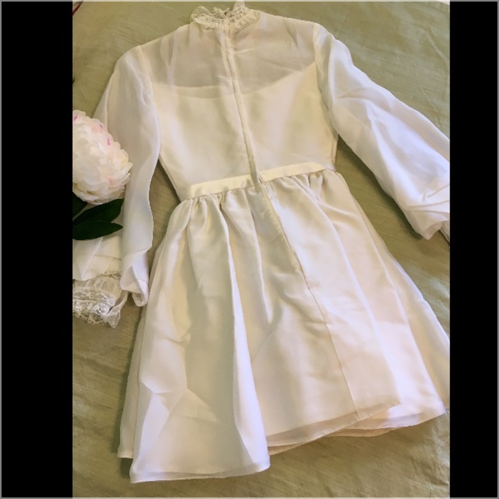 Vintage Handmade 1970 Wedding Mini Dress and Veil - Picture 6 of 8
