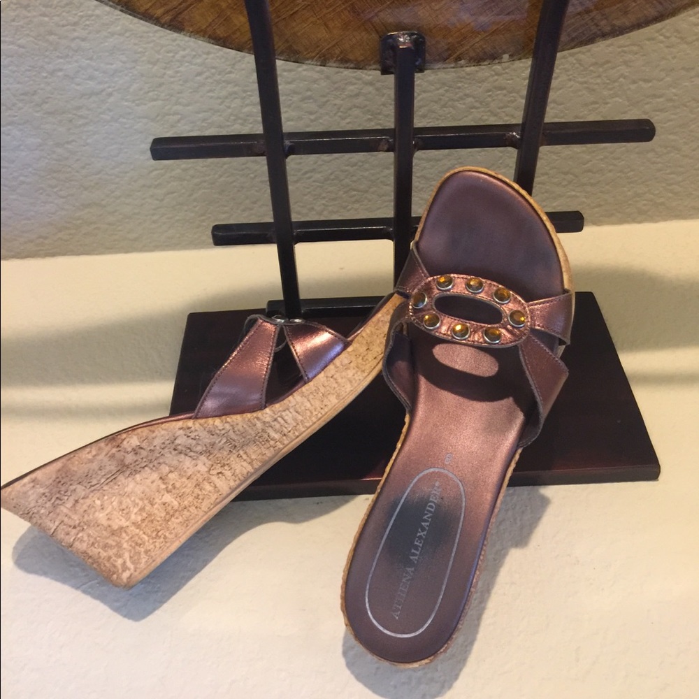 Slip on wedge