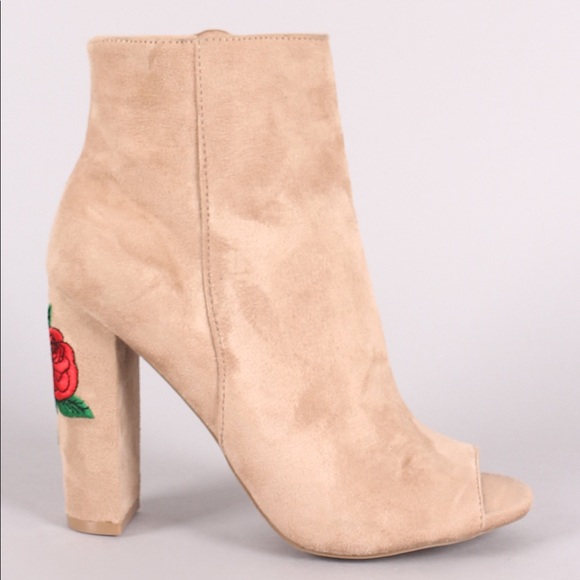 Nude peep toe floral embroidery bootie - Picture 3 of 8