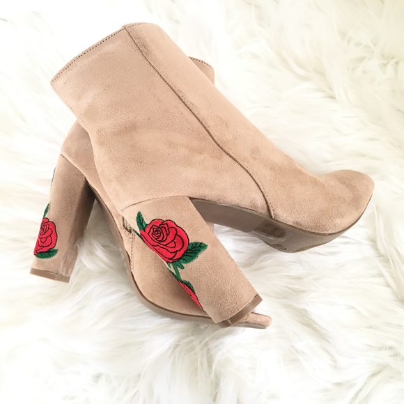 Nude peep toe floral embroidery bootie - Picture 2 of 8