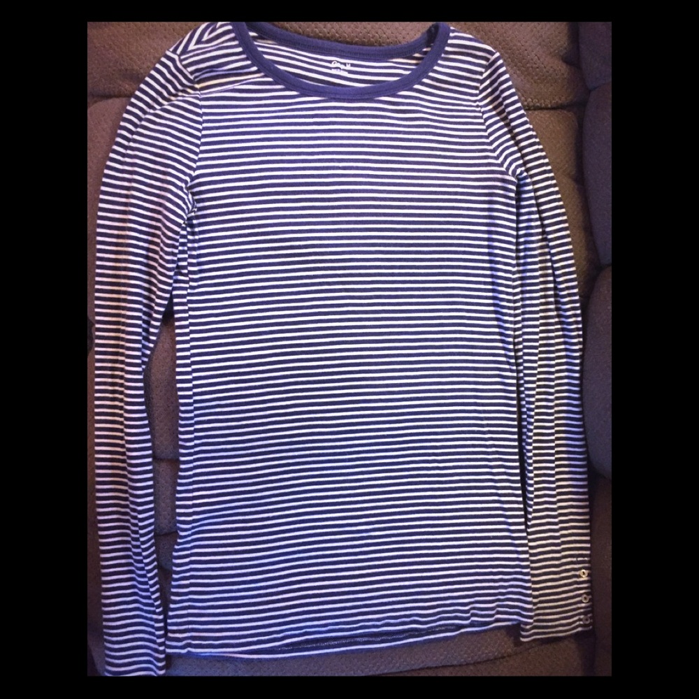 Gap sweater
