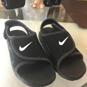 Nike Sandals 10 C toddlers