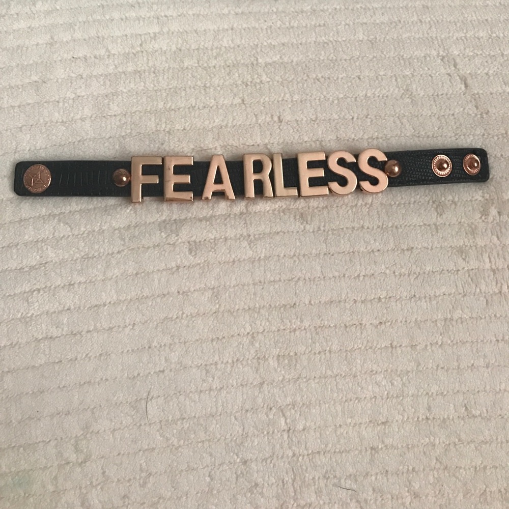 BCBG BRACELET