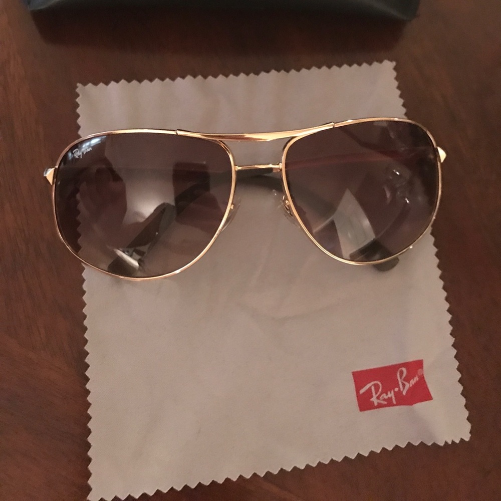 Ray ban aviator sunglasses