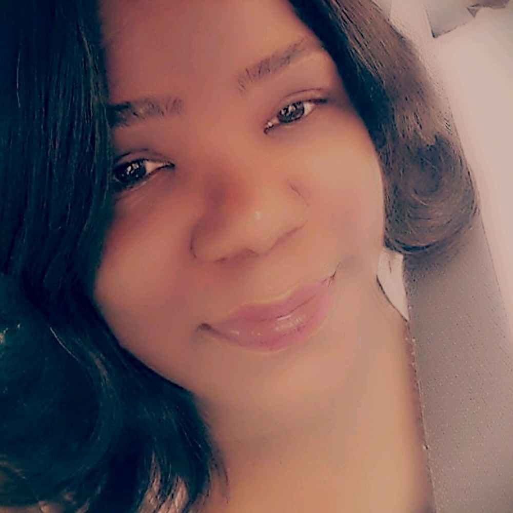 Meet your Posher, Adrienne