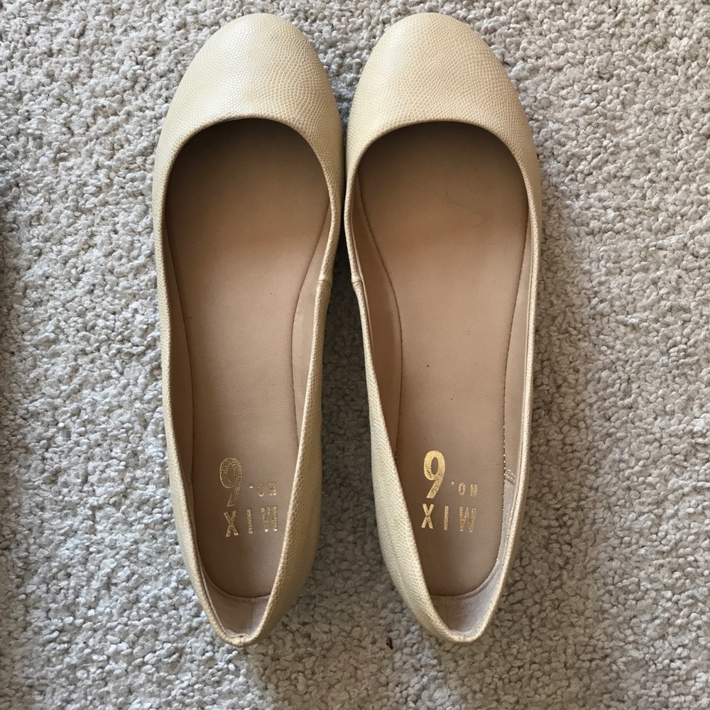 Comfortable Tan Mix No.6 flats ⭐️