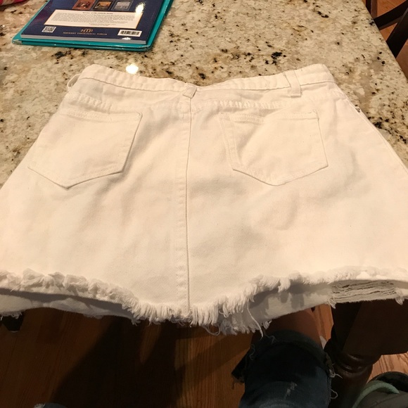 Mini skirt - Picture 2 of 2